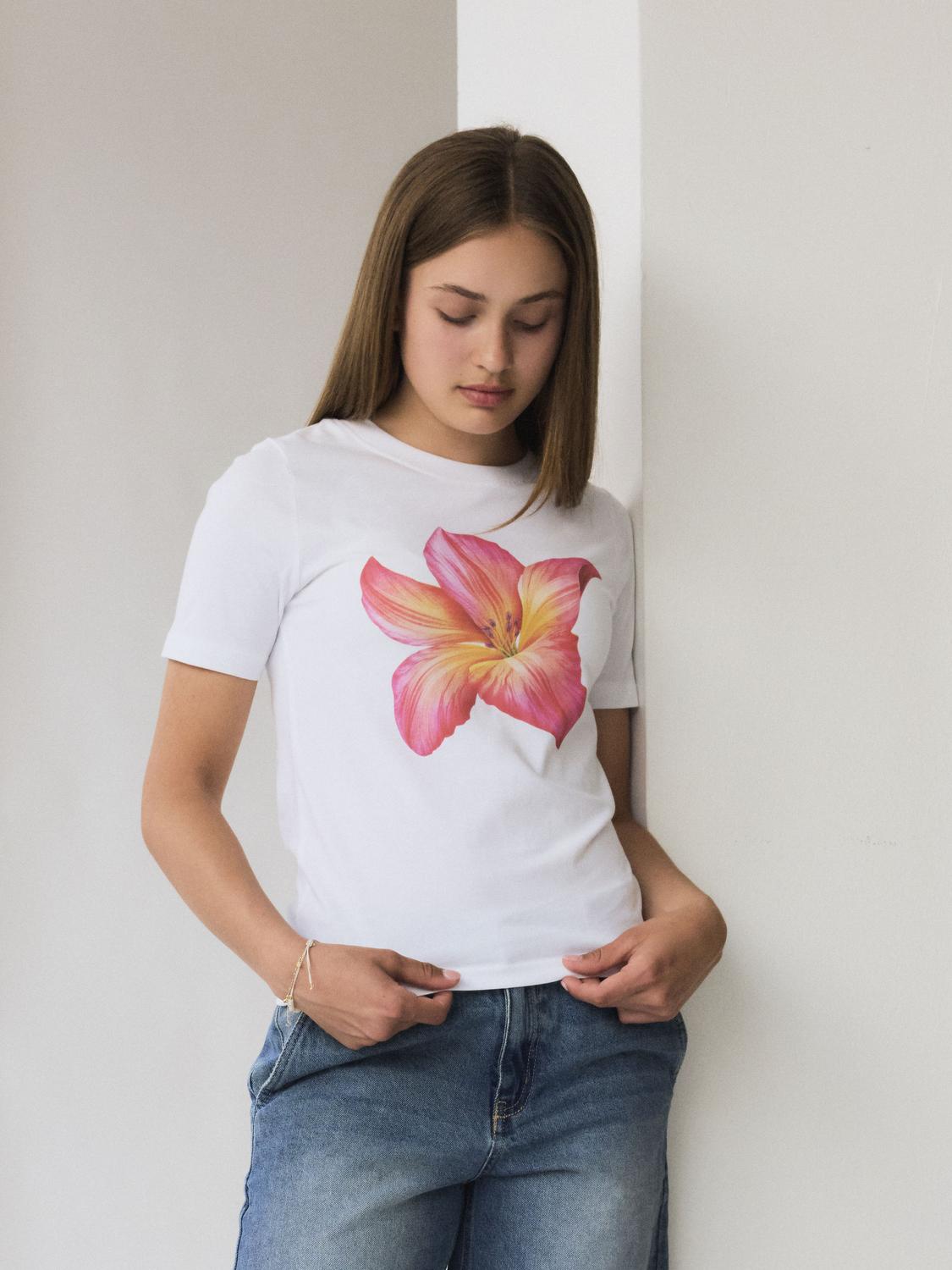 model_shot-creative